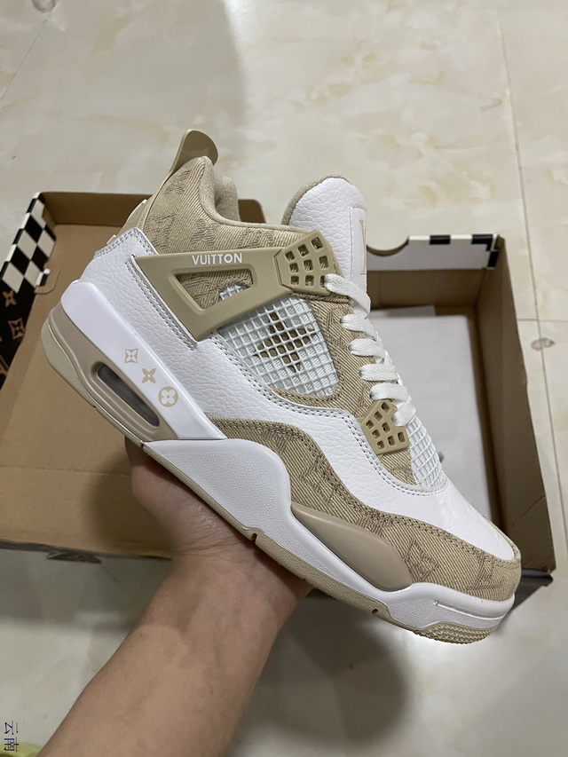 Louis Vuitton x Air Jordan 4-422